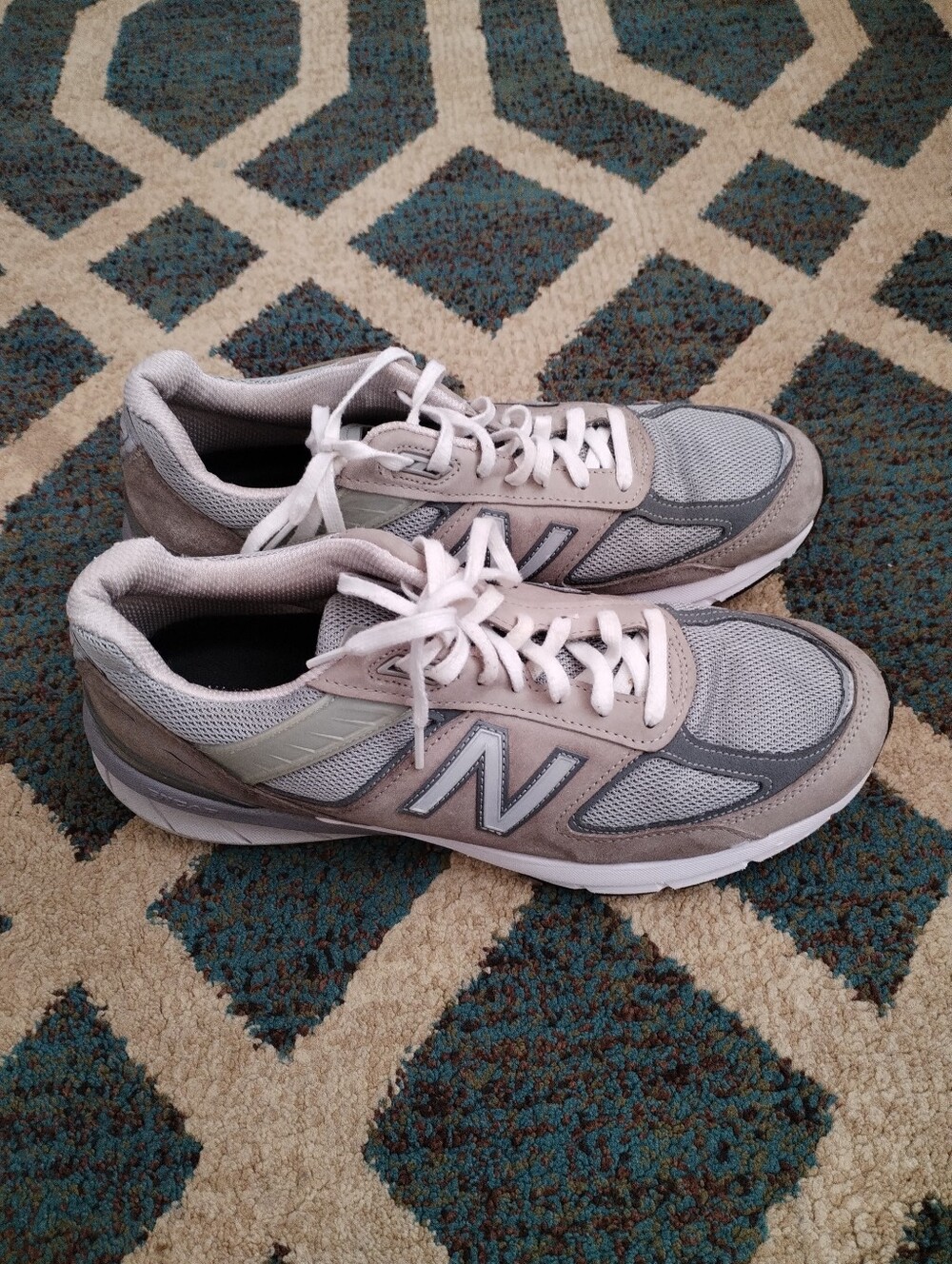 New Balance 990v5 Made In USA Men's Size 12 Grey White Shoes NB 990 M990GL5 Used